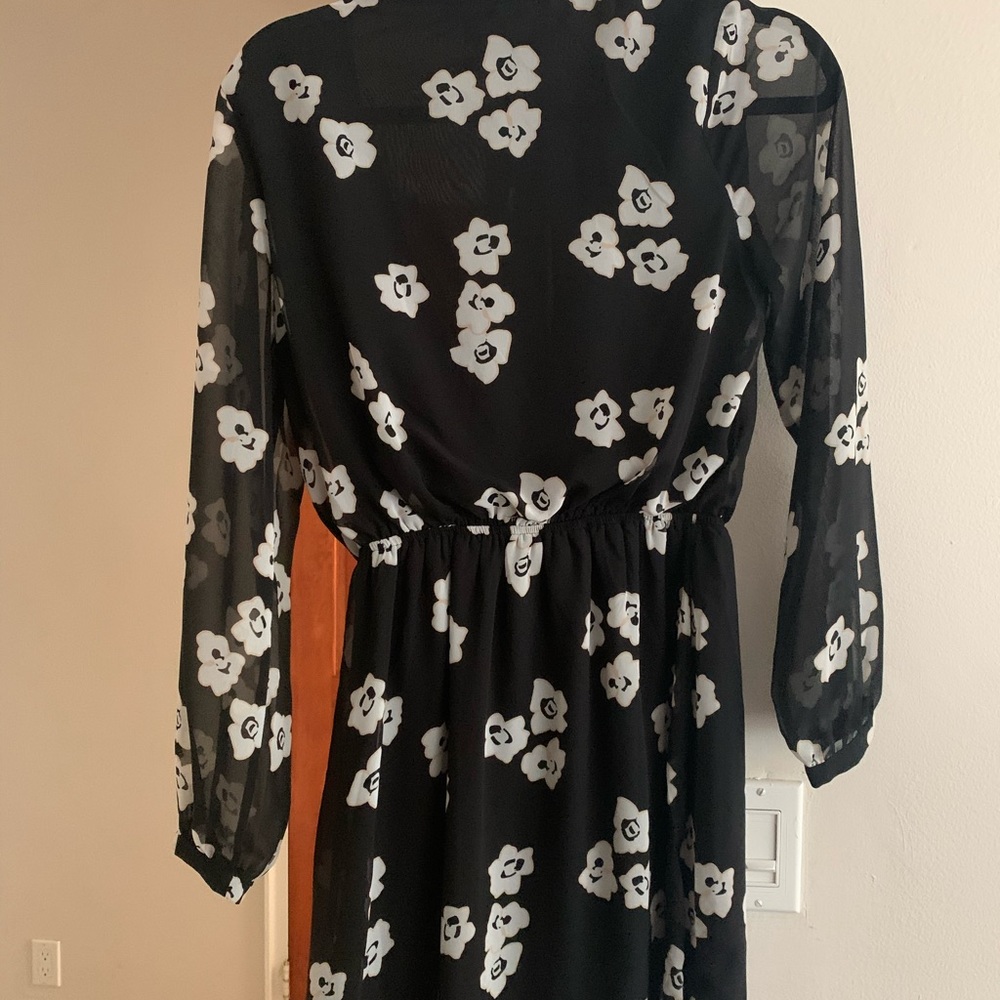 Dress - Picture 2 of 2